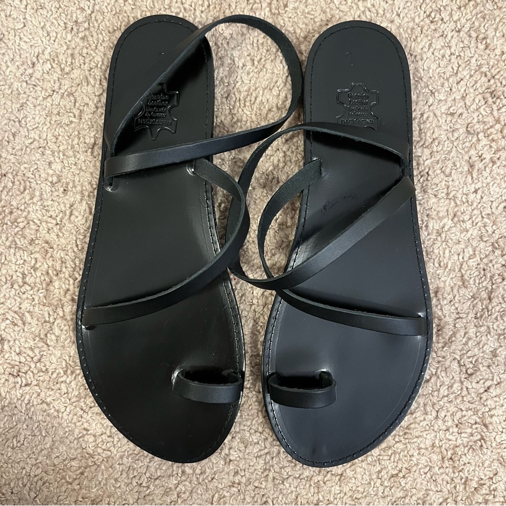 Black strappy sandals | size 10